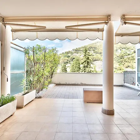 דירה 2 Pieces Lumineux Avec Vaste Terrasse Et Vue Degagee Sur Les Collines מנטון