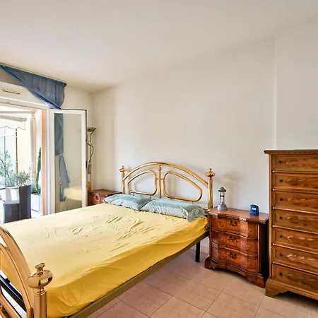 2 Pieces Lumineux Avec Vaste Terrasse Et Vue Degagee Sur Les Collines דירה *